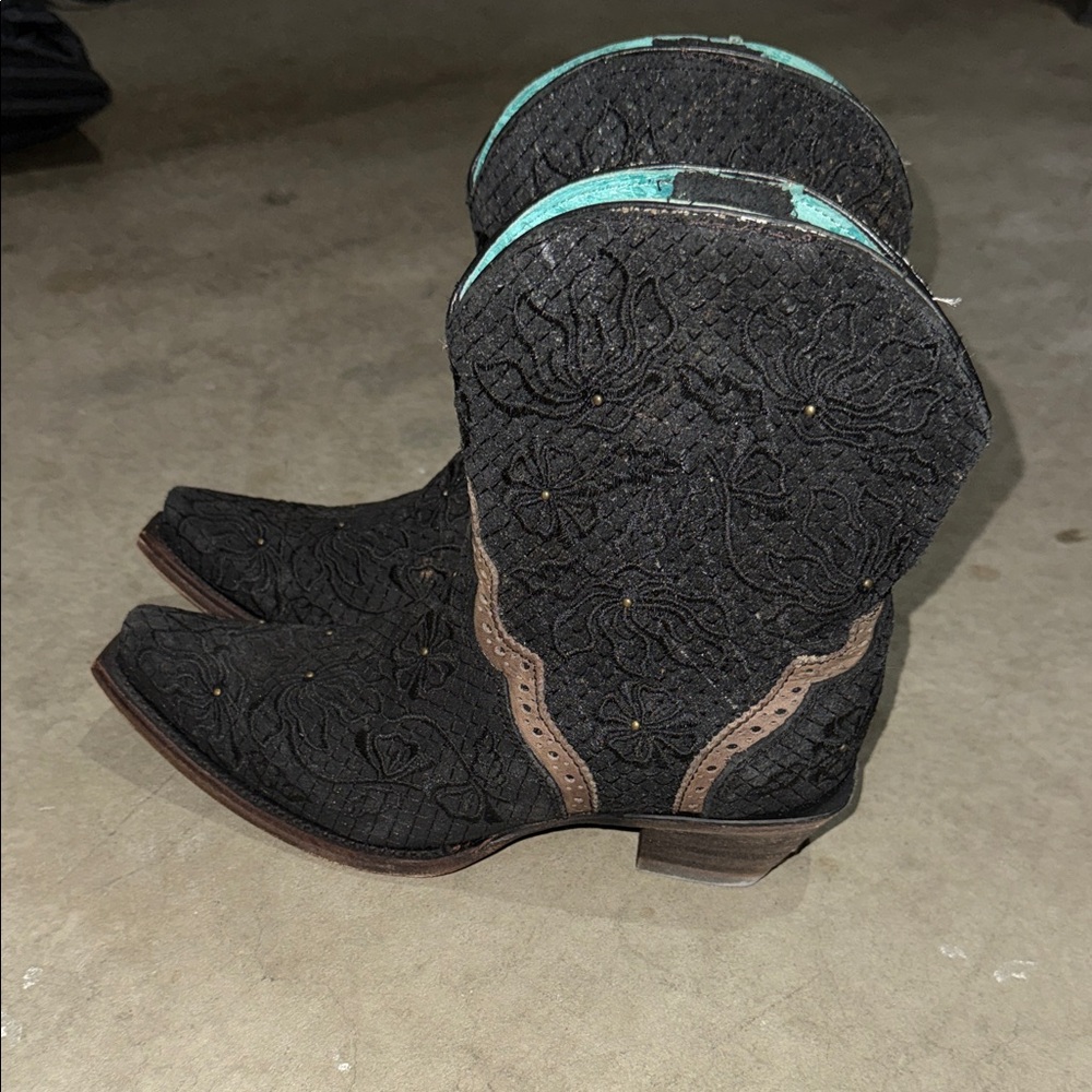 Corral boots